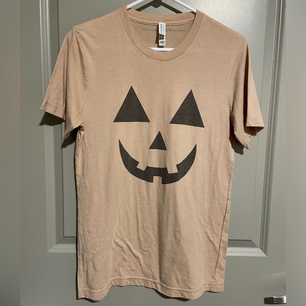 Halloween shirt size medium Pumpkin shirt fall top Pumpkin tshirt jack-o-lantern